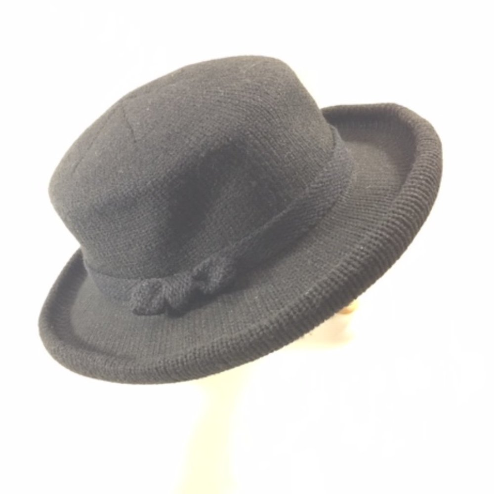 Isotoner Black Knit Sweater Casual Winter Hat Bow on Trim Lined 21" - Picture 2 of 9